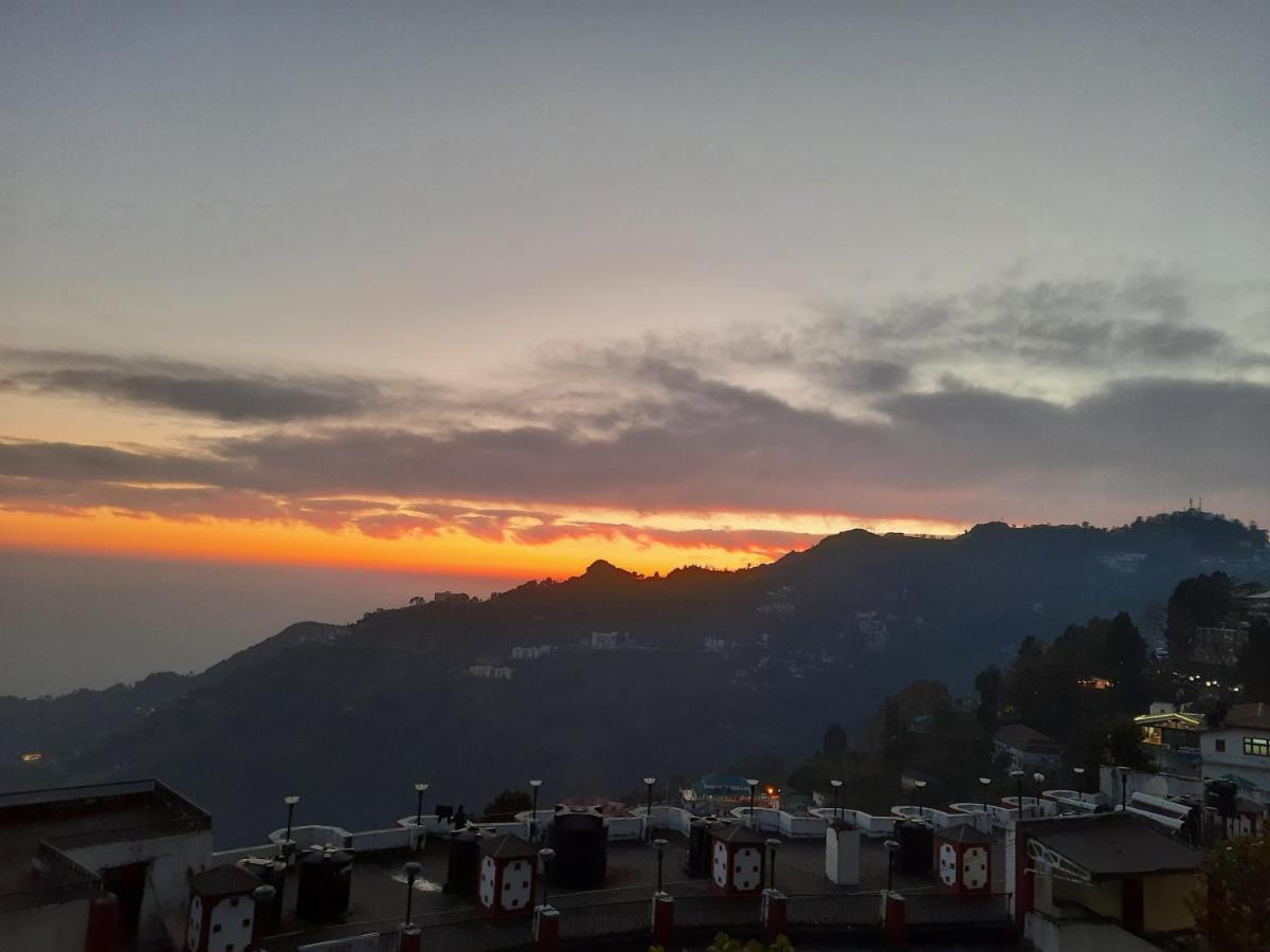 Honeymoon Inn Mussoorie Buitenkant foto